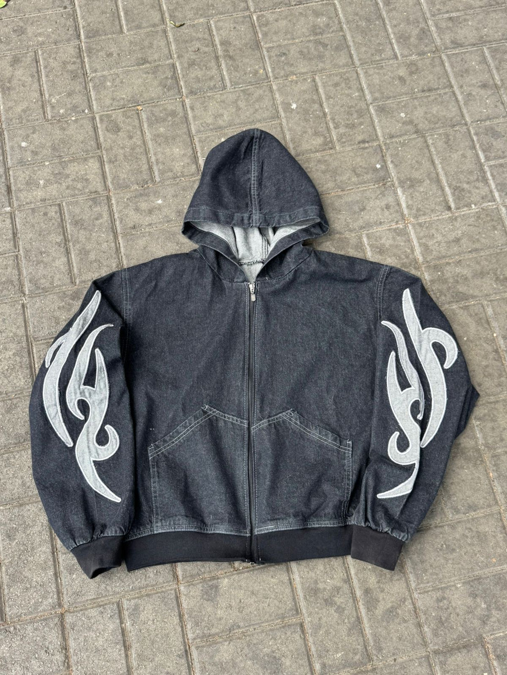 Tribal Zipper