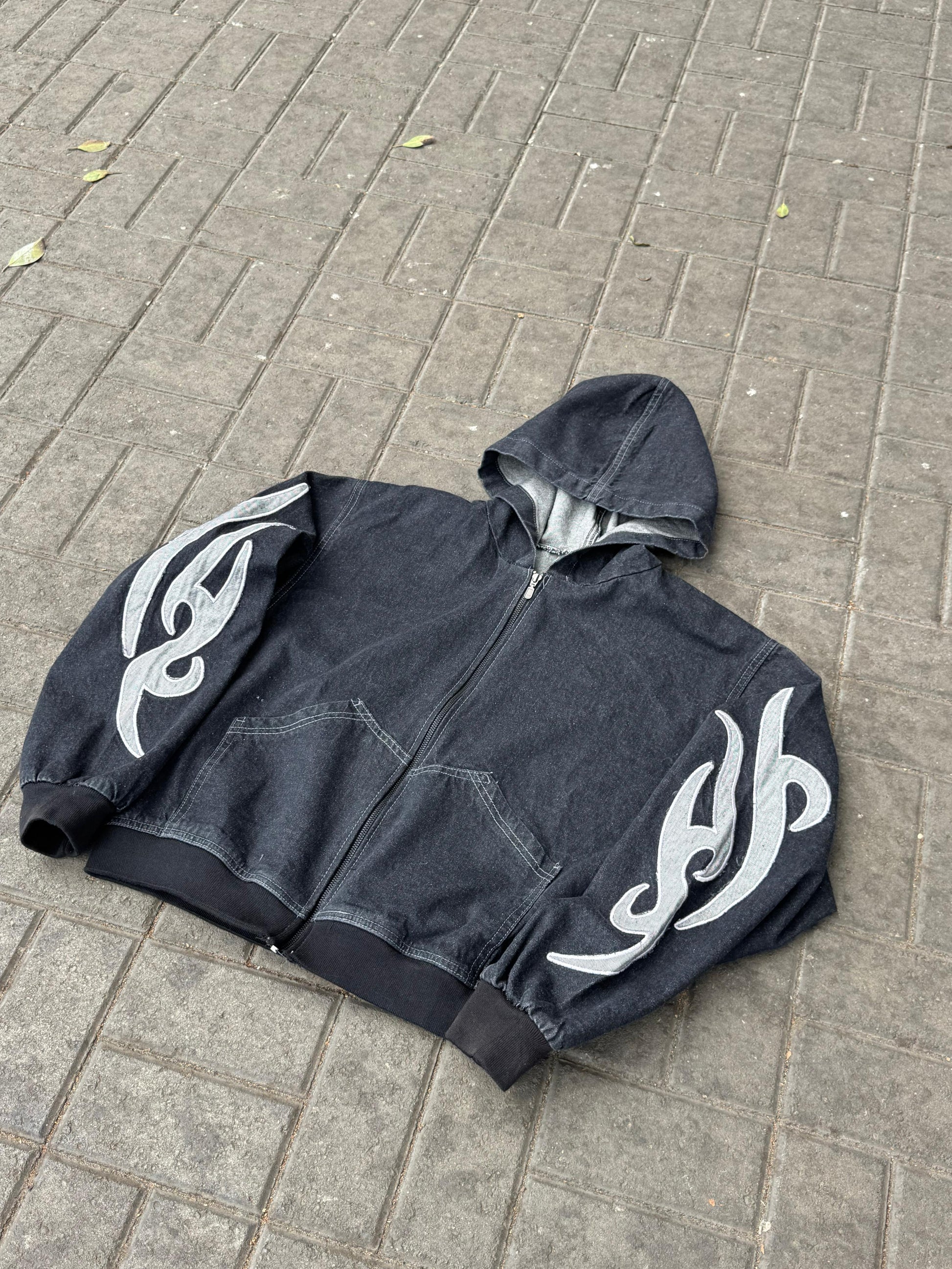 Tribal Zipper