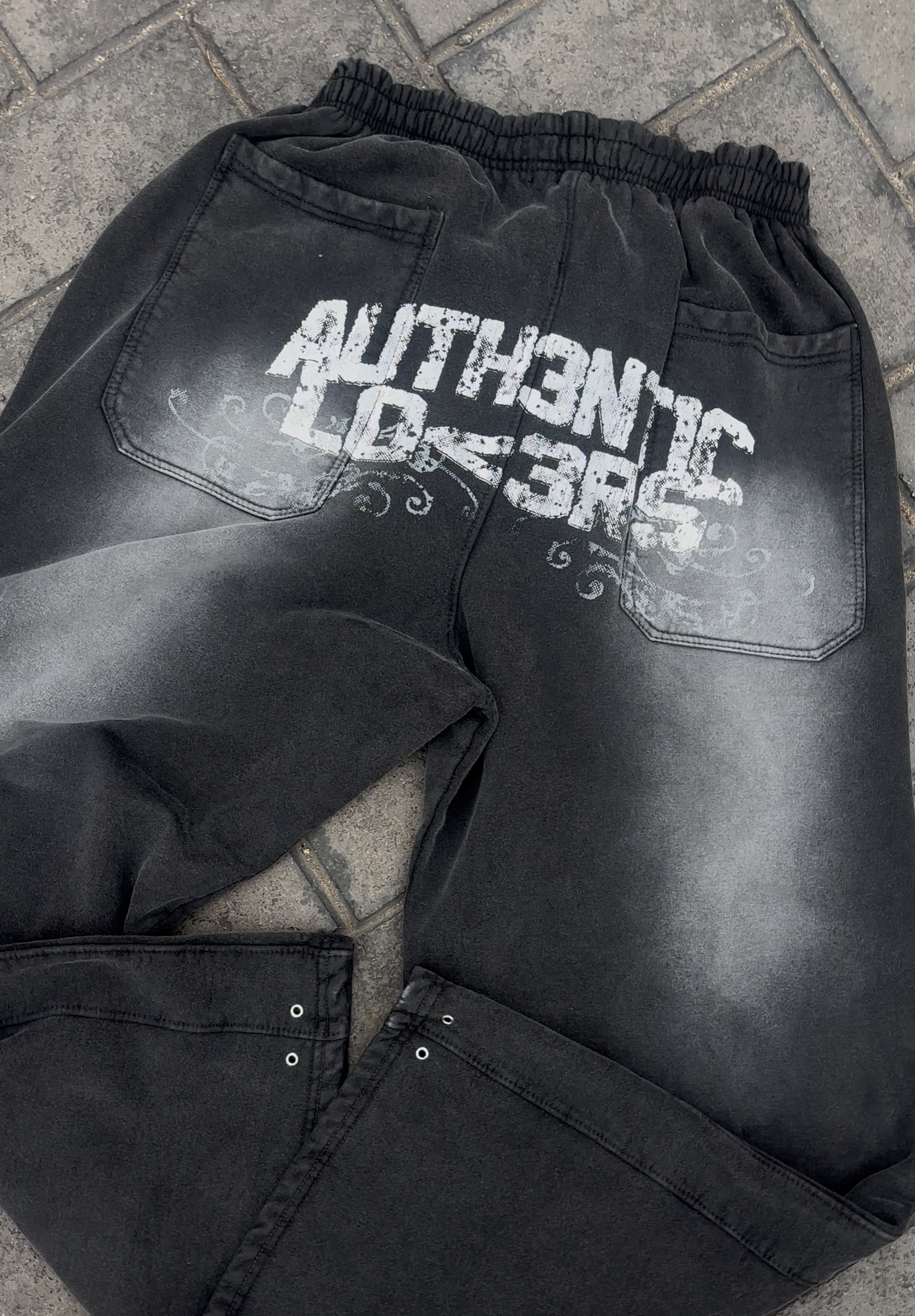 69 Authentic jogger